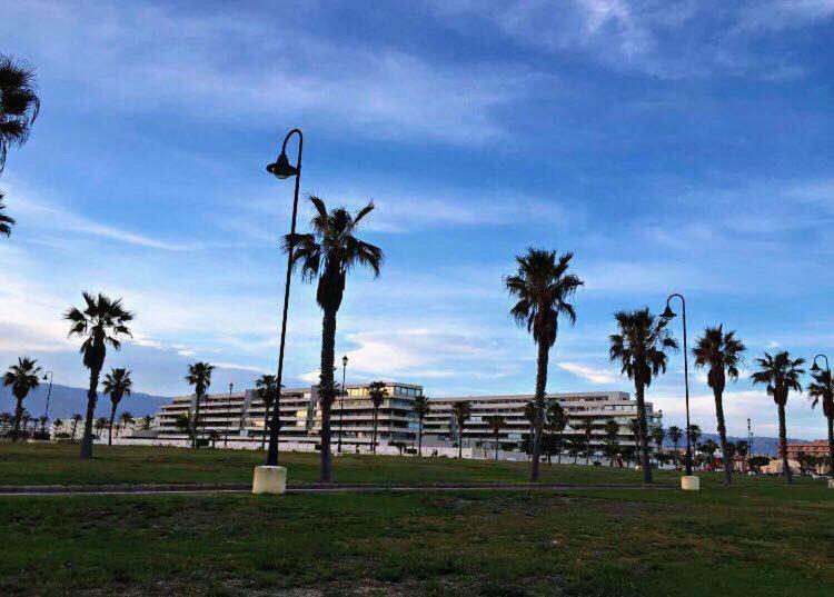 Apartamento Lujo, Primera Linea Playa, Garaje, Wifi, Piscina Climatizada Roquetas de Mar Exteriér fotografie